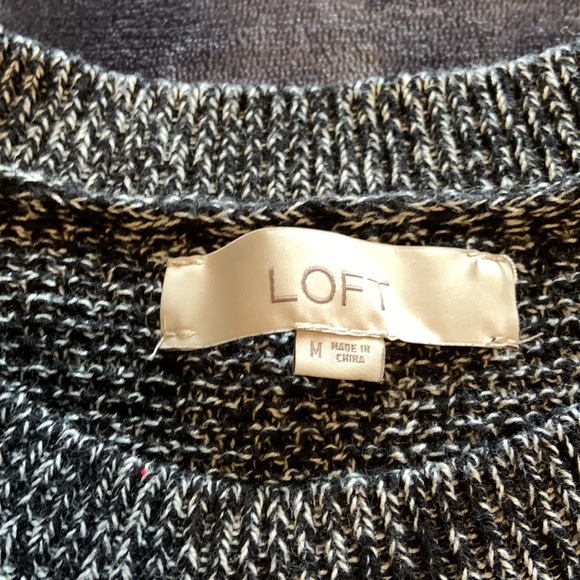 Loft salt and pepper cozy sweater with buttons on sleeves - Picture 4 of 6